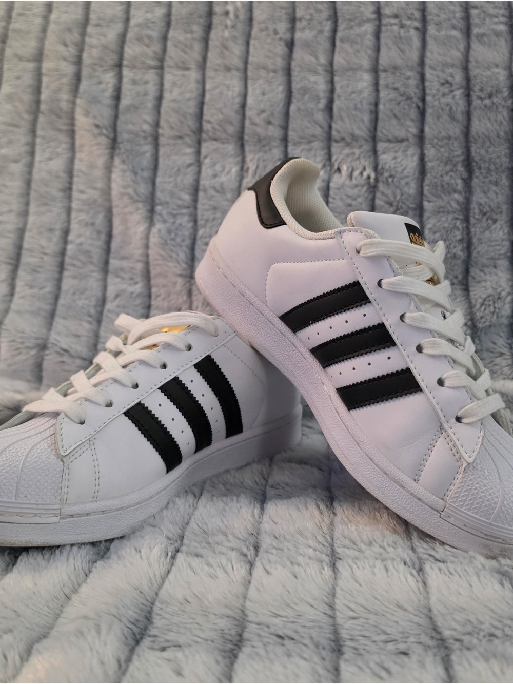 adidas Superstar White and Black Three-Stripes Men's Athletic Sneakers 5.5 men’s